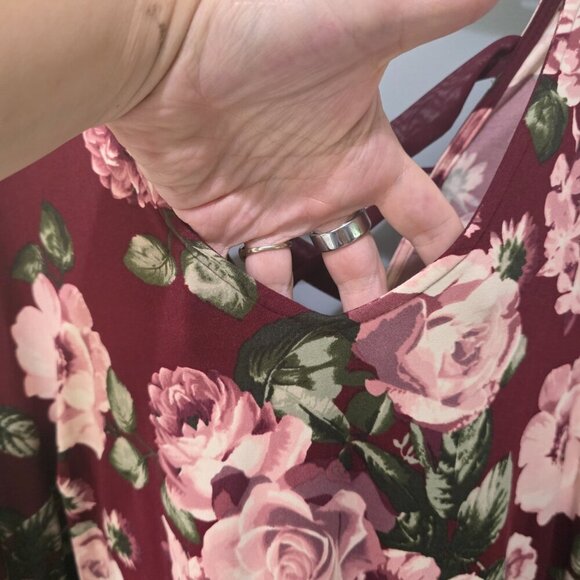 Stitch Fix Maroon Floral V-Neck Dress 2X NWT | Buttery Soft + Flowy Fit - Picture 4 of 15